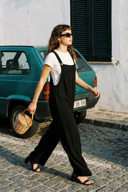 Siyah Jile Form Keten Gorunumlu Bol Paca Dokuma Tulum TWOSS21TU0090