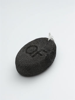 Цена за 2 шт. Пемза для педикюра, с подвесом, 11×7 см, в коробке, чёрная