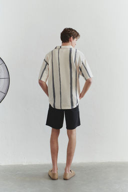 TRENDYOL MAN Limited Edition Tas Oversize/Genis Kesim Polo Yaka T-shirt TMNSS25PO00020 - Trendyolmilla фото 2