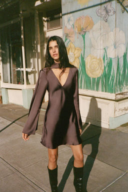 SATIN DRESS WITH FOULARD