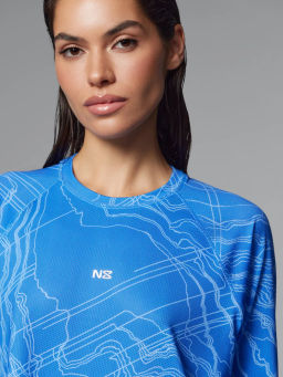 Спортивный рашгард свободного кроя