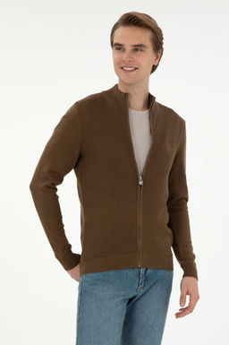 Мужской базовый трикотажный кардиган цвета хаки Неожиданная скидка в корзине