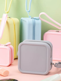 Kristaller Косметичка женская силиконовая, квадратная, серый