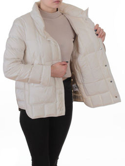 8810 MILK Куртка пуховая облегченная женская (утиный пух) - Fashion фото 7
