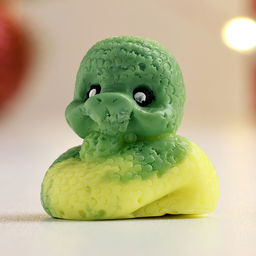 Цена за 2 шт. Фигурное мыло Змея Милаха градиент зеленый - Мыльные штучки фото 2