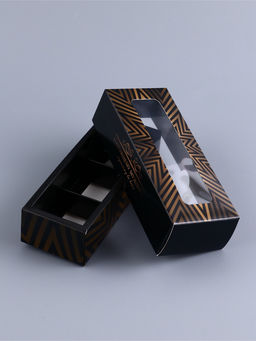 Коробка с обечайкой для 3 конфет, с окном Настоящему мужчине, 13?5?3.3 см