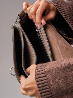 Сумка кожаная Azaro 30741 тауп соло