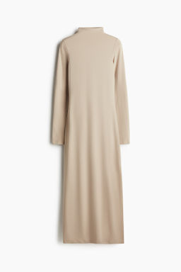 Maxivestido con cuello perkins