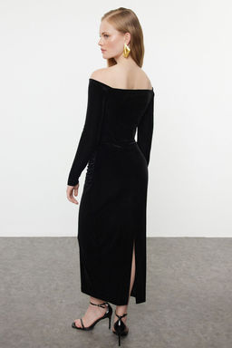 Trendyolmilla Siyah Vucuda Oturan Orme Kadife Midi Elbise TPRAW25EL00135 фото 5