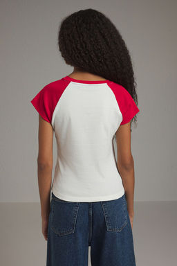 TRENDYOLMILLA Zumrut Yesili Renk Bloklu Slogan Bask?l? Fitted/Vucuda Oturan Orme T-Shirt TWOSS25TS00096 фото 8