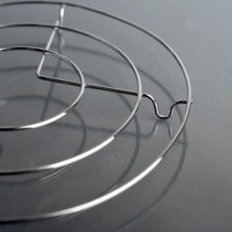 Подставка под горячее на ножках «Круг», 17.5×17.5×1.5 см, хромированная