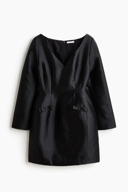 Vestido de sarga con silueta reloj de arena
