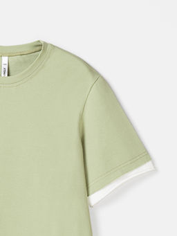 Футболка с контрастной отделкой "Шалфей" 7+