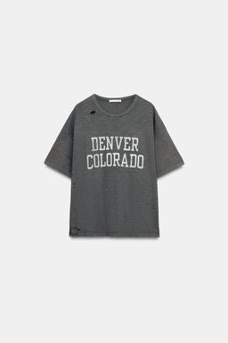 CAMISETA OVERSIZE ROTOS TEXTO / Carb?n