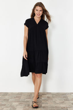 Siyah Duz Genis Kesim V Yaka Etegi Volanl? Aerobin Dokuma Elbise TWOSS24EL01031