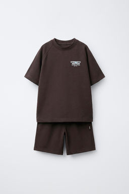 INTERLOCK SLOGAN T-SHIRT AND BERMUDA SHORTS SET