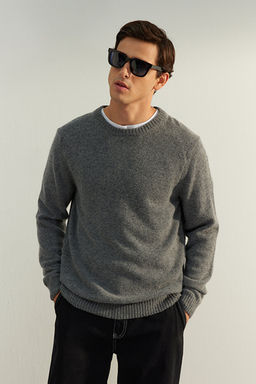 Koyu Gri Regular Fit Y_nl_ Bisiklet Yaka Basic Triko Kazak TMNAW24KZ00058 - Trendyolmilla фото 2