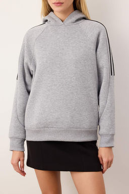 Gri Melanj Kapusonlu ve Biye Detayl? Oversize/Genis Kal?p Orme Sweatshirt TWOAW26SW00107