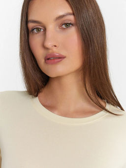 УЦЕНКА! МАЛОМЕРИТ НА 1,5 РАЗМЕРА!!! Футболка женская скимс базовая облегающая - Mark formelle фото 3