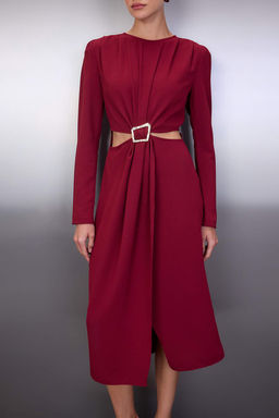 Siyah Cut out ve Aksesuar Detayl? Anvelop Etekli Midi Dokuma Elbise TWOAW26EL00179 - Trendyolmilla фото 7