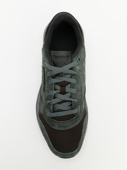 Кроссовки REEBOK CLASSIC LEATHER 2400 Артикул 4123672, черный