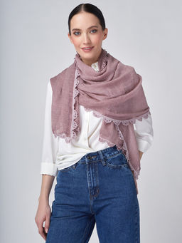 Большой, мягкий, тонкий и очень нежный двусторонний палантин с рисунком.