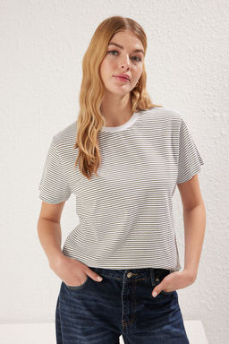 Haki Ekru Cizgili Premium Kal?n Pamuklu Basic Regular/Normal Kal?p Orme T-Shirt TWOSS23TS00043