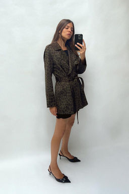 SHORT ANIMAL PRINT FAUX SUEDE TRENCH COAT - Zara фото 4