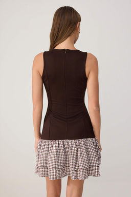 Kahverengi Renk Bloklu Skater Dokuma Detayl_ Mini _nterlok Esnek Astarl_ _rme Elbise TWOSS26EL01133 - Trendyolmilla фото 4