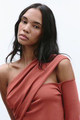 DRAPED KNIT ASYMMETRIC TOP - Zara фото 3