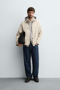 LIGHTWEIGHT JACKET WITH POCKETS