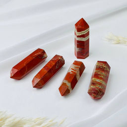 Кристалл из кирпичной Яшмы