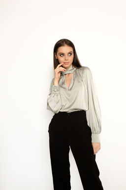 Блуза AURA 2050-170-Р полынь