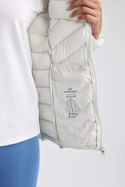 Водоотталкивающая приталенная куртка-пуховик DeFactoFit  фото 9