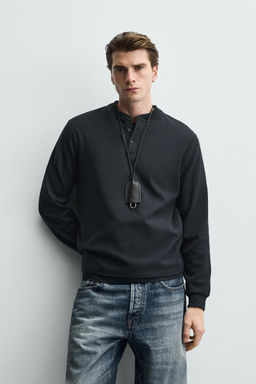 CAMISETA ESTRUCTURA CUELLO PANADERO / Marino