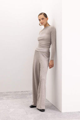 Женская приталенная футболка узкого кроя с длинным рукавом и запахом на одно плечо - Defacto фото 3