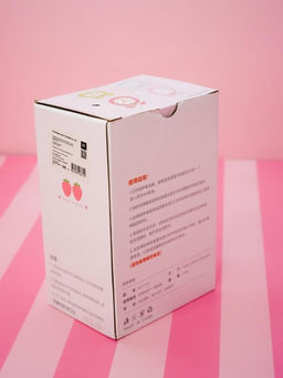 Часы-будильник Strawberry, red (7,5х10,5 см)