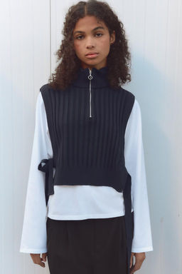 ZIP-UP GILET T-SHIRT