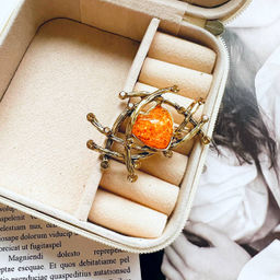 61826240 Брошь-подвеска