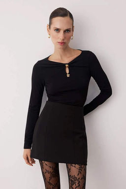 Siyah Gold Aksesuar Detayl? Kay?k Yaka Orme Body TPRAW26BD00014