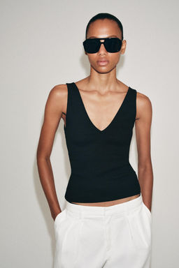 TOP ESCOTE PICO RIB / Negro - Zara фото 2