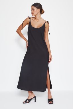 Siyah Duz Kesim Y?rtmacl? Ask?l? Midi Dokuma Elbise TWOSS23EL00413