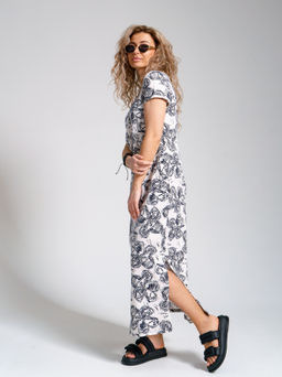 643 Платье "Цветы/молочный"