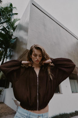 CHAQUETA ORGANZA PLISADA / Marr?n - Zara фото 2