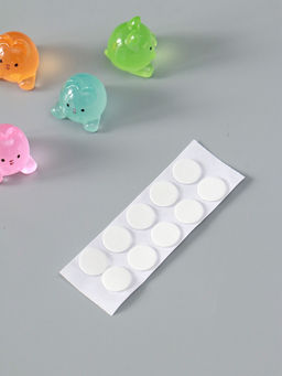 Цена за 2 шт. Набор фигурок из эпоксидной смолы флуоресцентные «Зайчики», 6 шт., 1.7×1.8×2 см