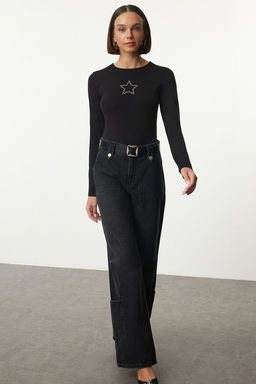 Trendyolmilla Siyah Y?ld?z Tas Bask?l? Fitted/Vucuda Oturan Orme Bluz TWOAW25BZ00258 фото 2