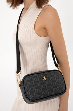 Kad_n Siyah _anta Sepette S_rpriz _ndirim