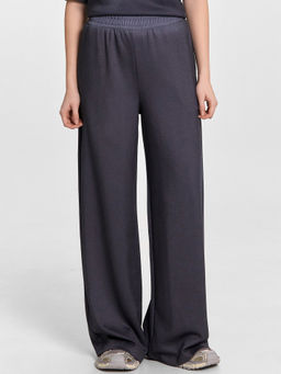 Комплект женский графитовый: брюки и футболка графит 192532