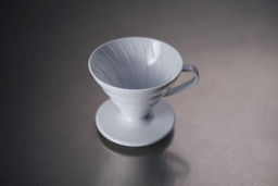 Воронка Hario пластиковая белая (размер 1-4)