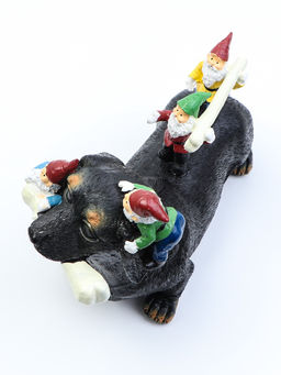 Садовая фигура "Такса с гномами" 20х9х15см